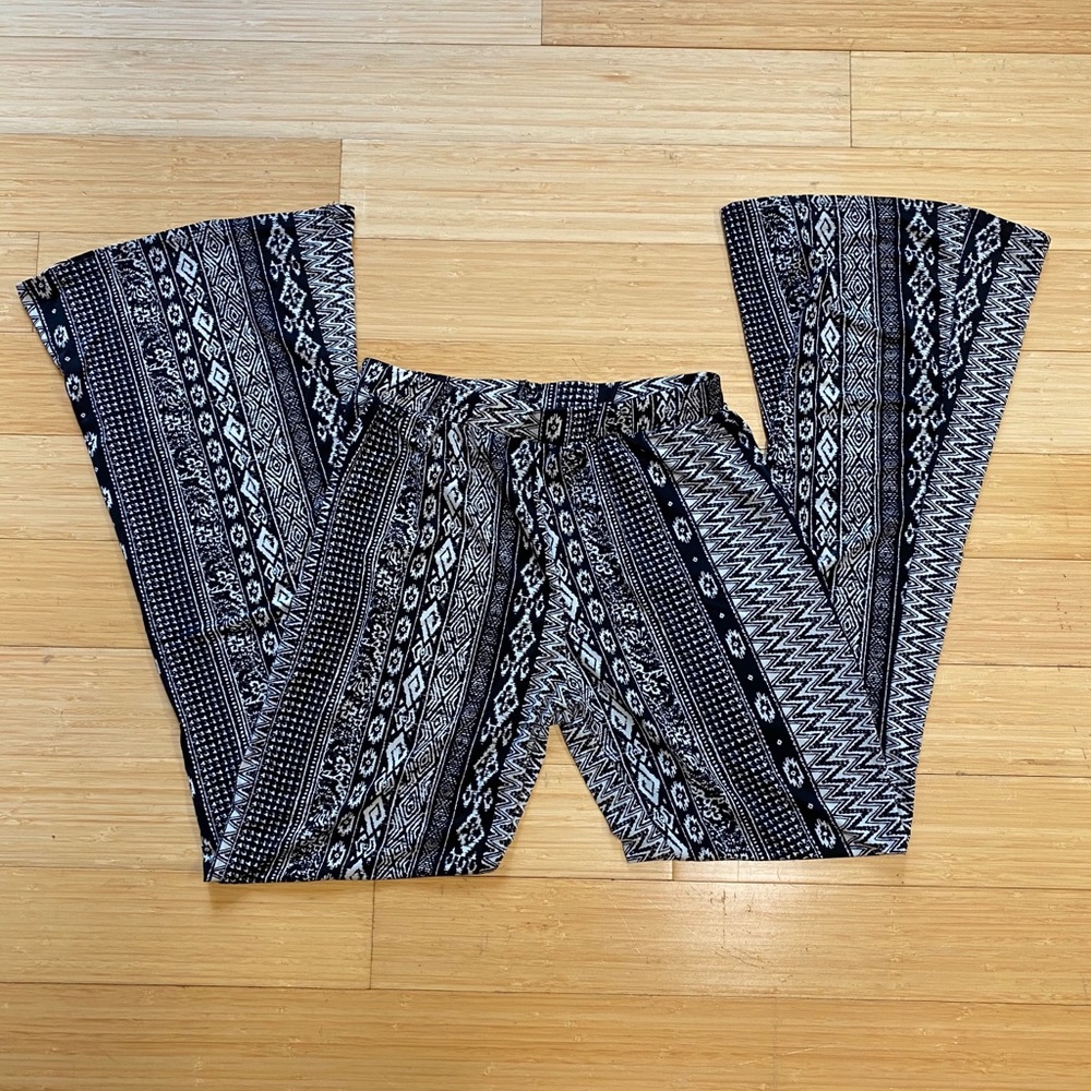 Charlotte Russe Geometric Print Flare Pants